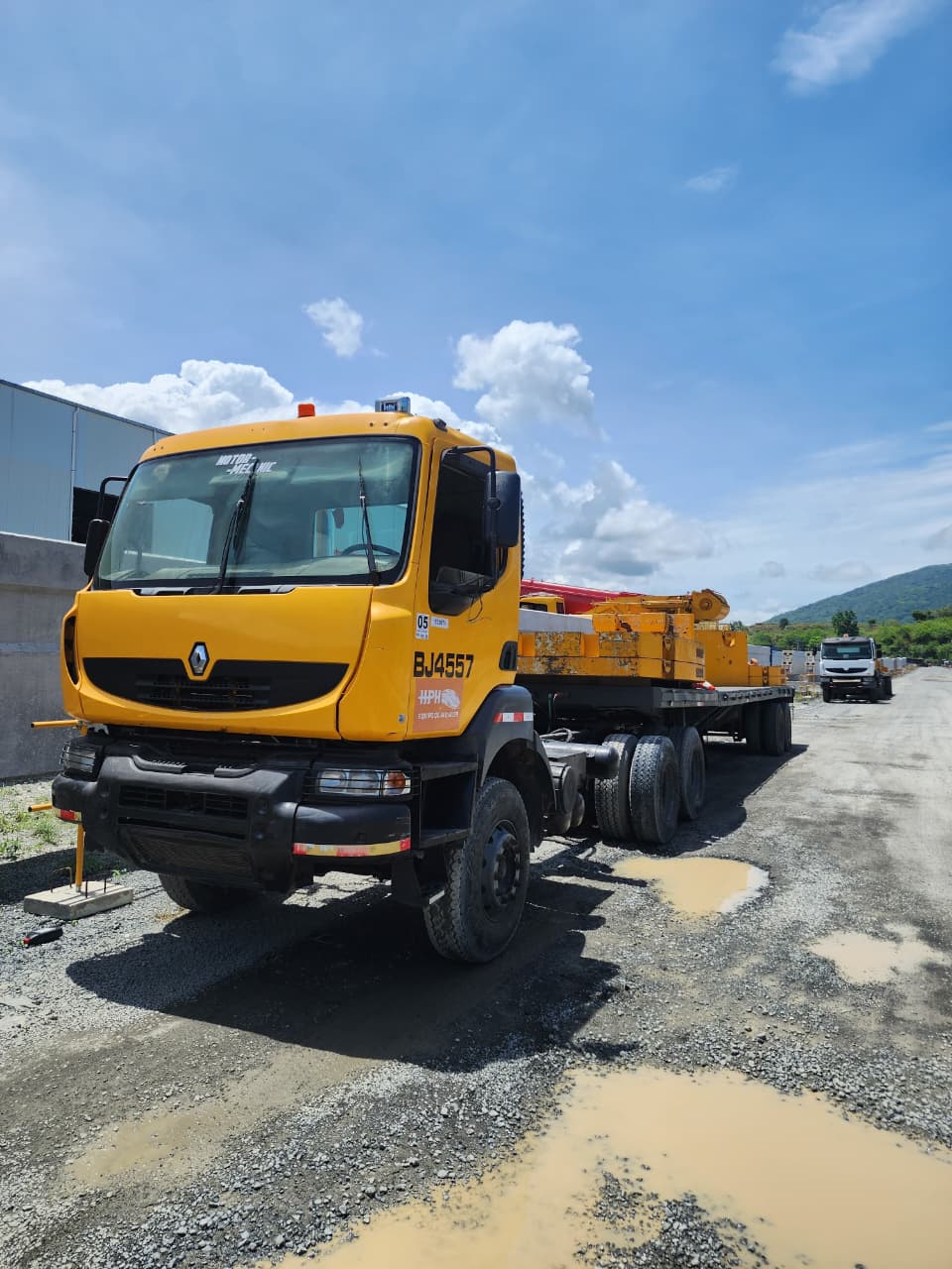 Excavadoras de AlquileryExcavacion M&E disponibles para alquiler